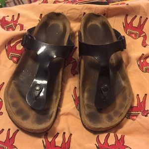 Black Patent Birkenstock Gizeh sandals size 39 / 8